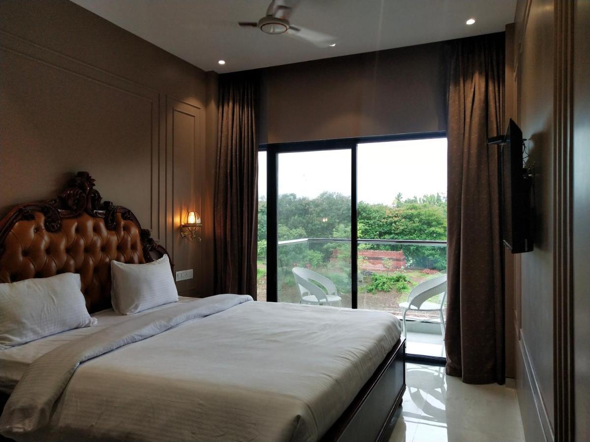 Paramount Riverfront Resort & Spa, Karjat Kültér fotó