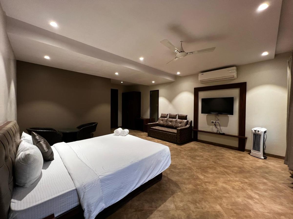 Paramount Riverfront Resort & Spa, Karjat Kültér fotó