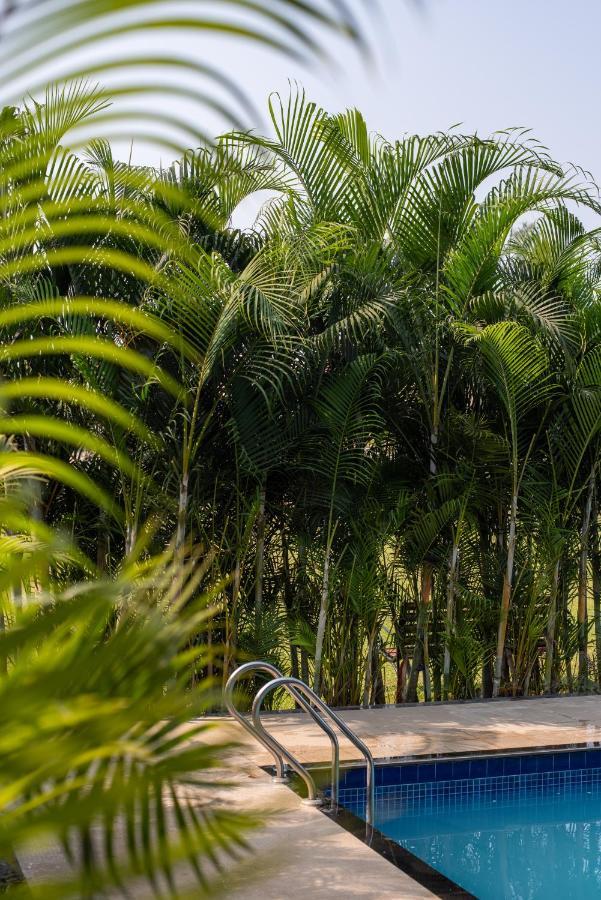 Paramount Riverfront Resort & Spa, Karjat Kültér fotó