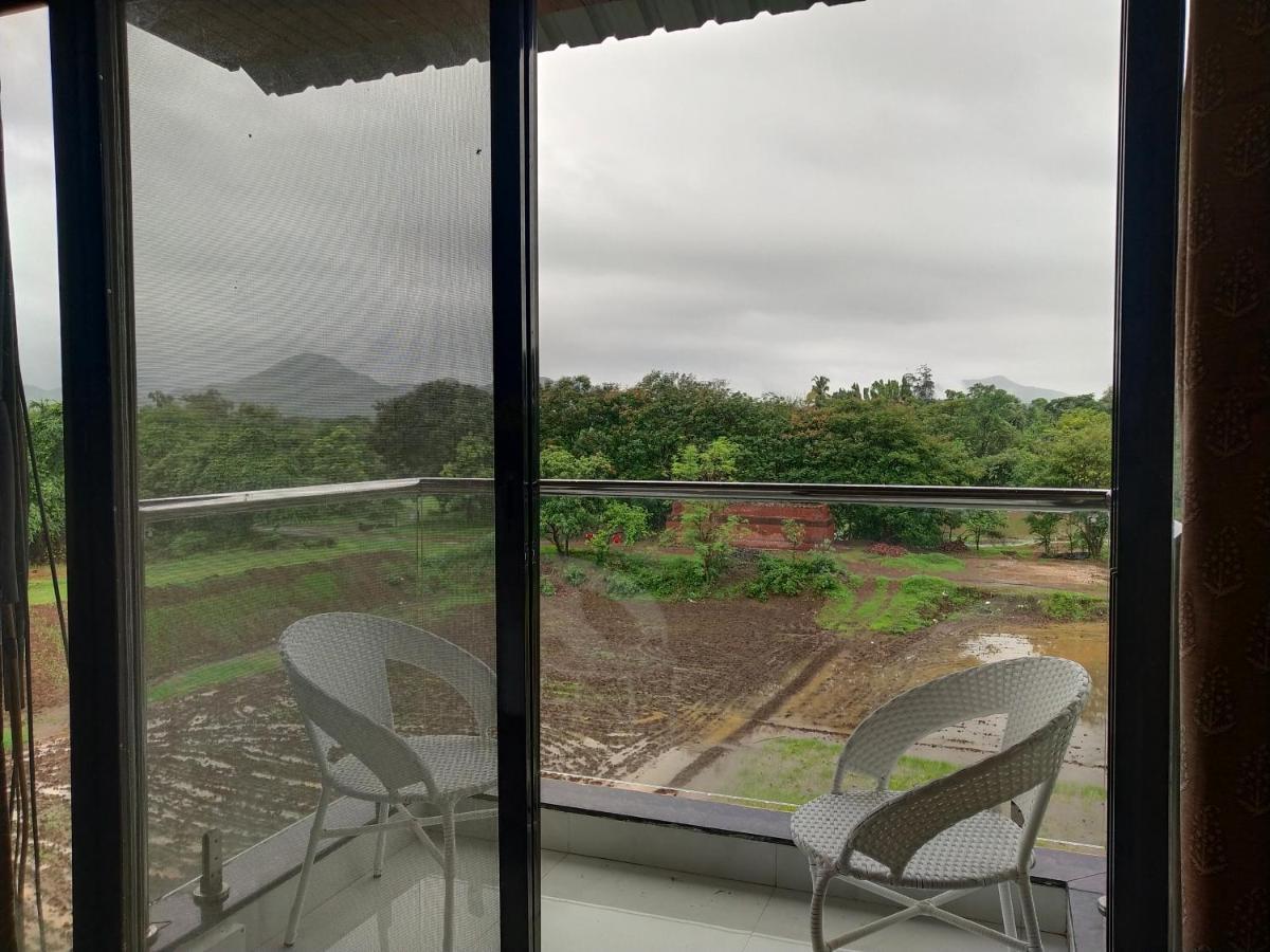 Paramount Riverfront Resort & Spa, Karjat Kültér fotó