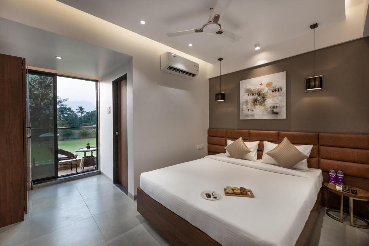 Paramount Riverfront Resort & Spa, Karjat Kültér fotó