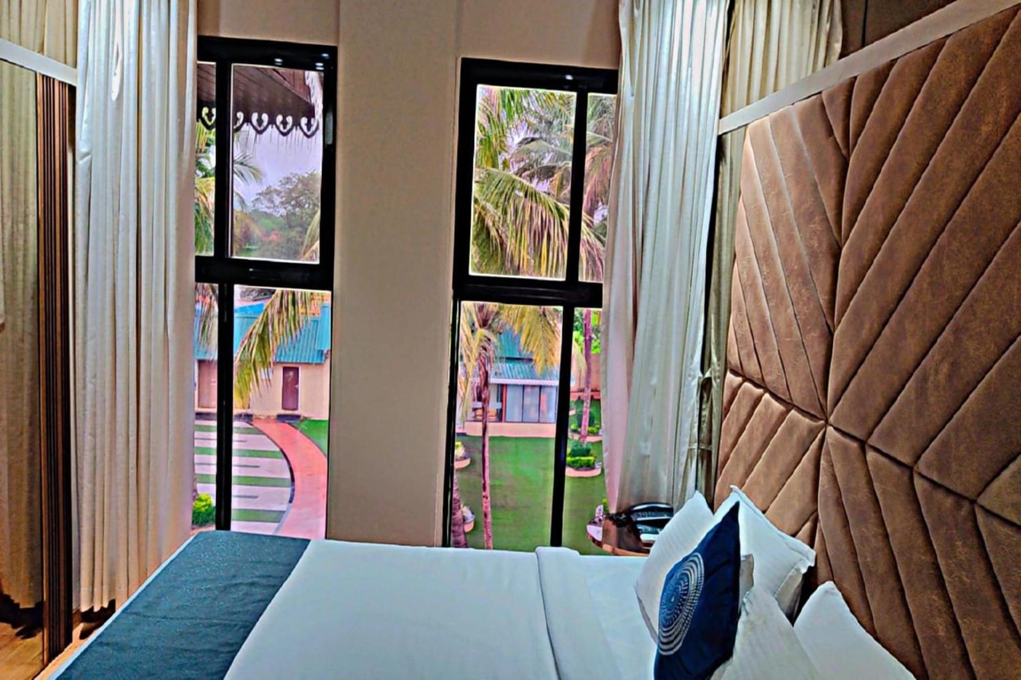 Paramount Riverfront Resort & Spa, Karjat Kültér fotó