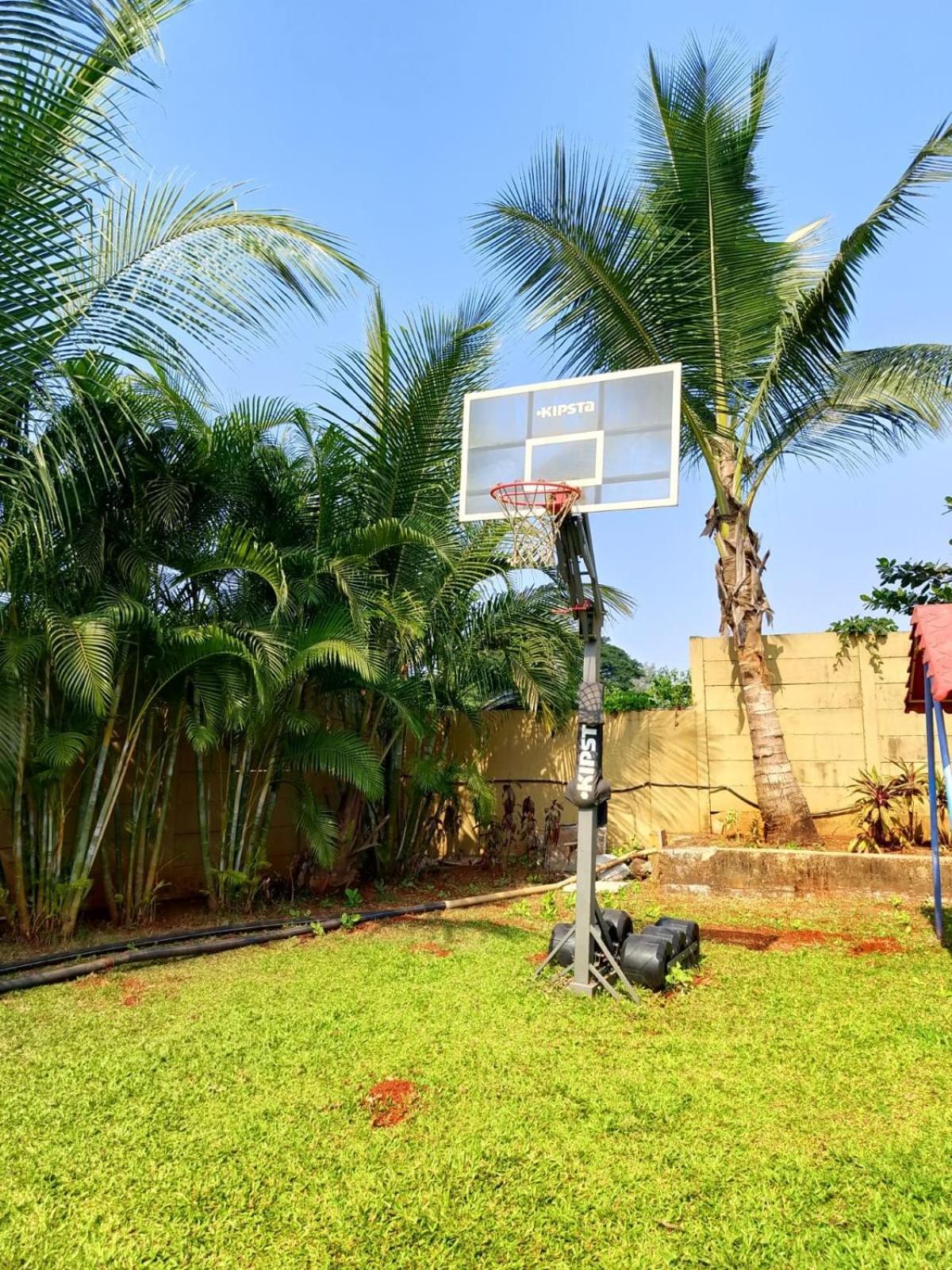Paramount Riverfront Resort & Spa, Karjat Kültér fotó