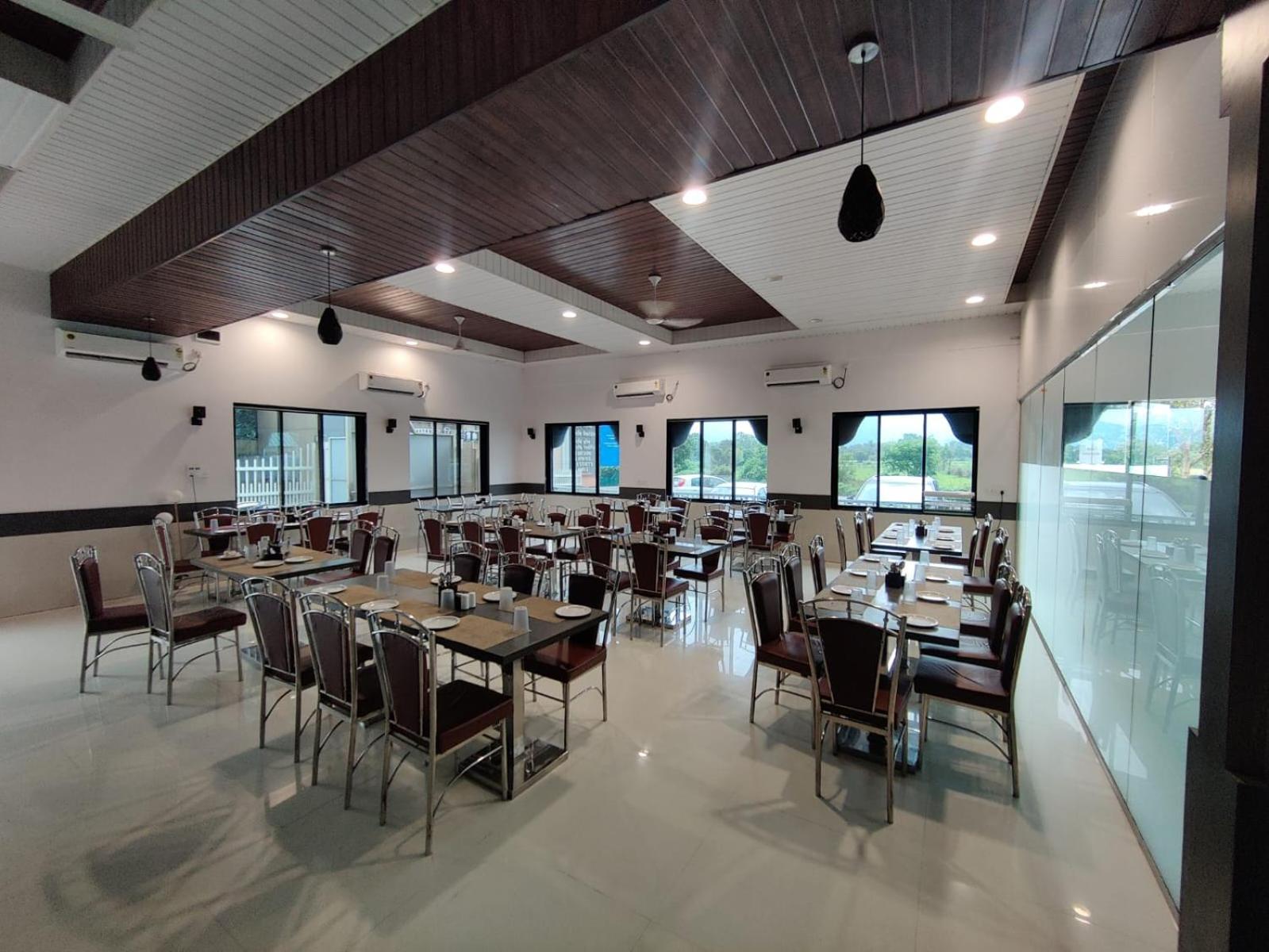 Paramount Riverfront Resort & Spa, Karjat Kültér fotó